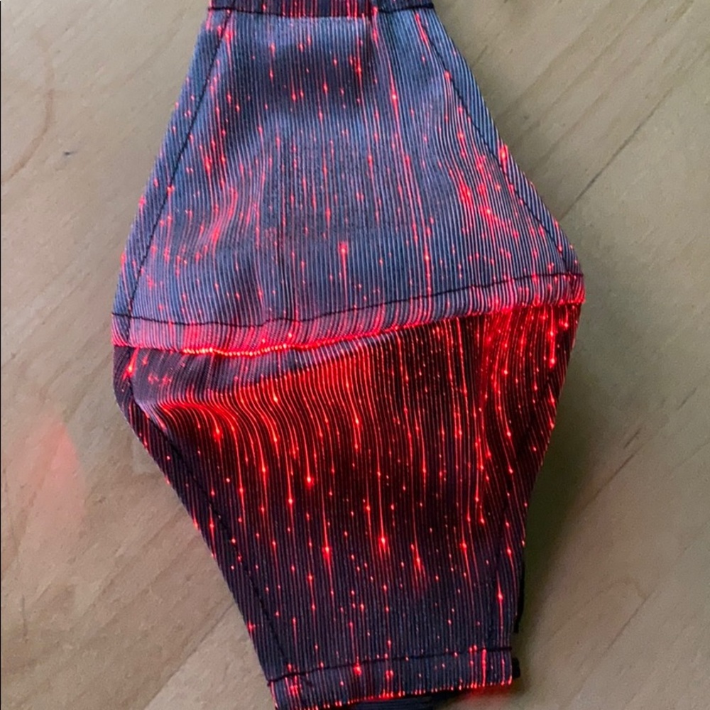 Light Up Mask! 🔥 - Picture 3 of 8